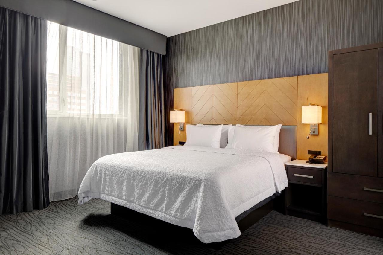 LondonHouse Chicago, Curio Collection by Hilton