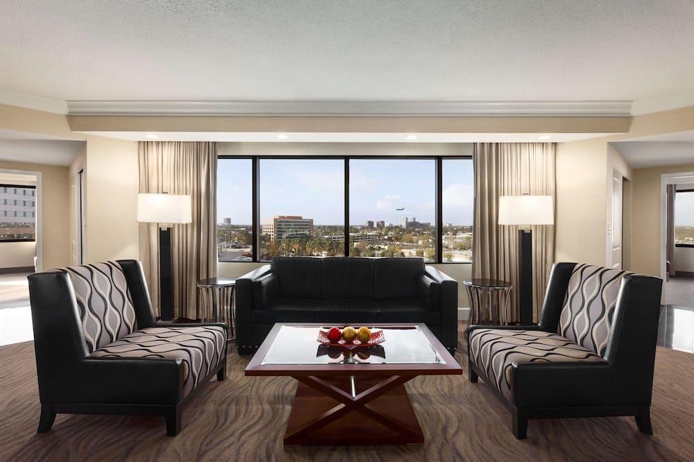 Embassy Suites by Hilton Irvine-Orange County Airport